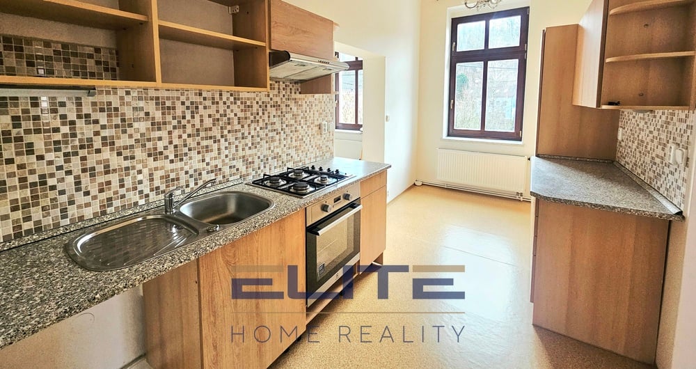 Byt 3+1 v cihlovém domě v blízkosti přehrady s parkováním ve dvoře