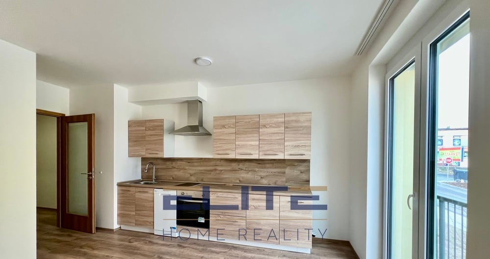 Pronájem bytu 2KK, 39,8 m2 s garážovým st. - ZAHRADA GALLAS - Liberec, Švermova