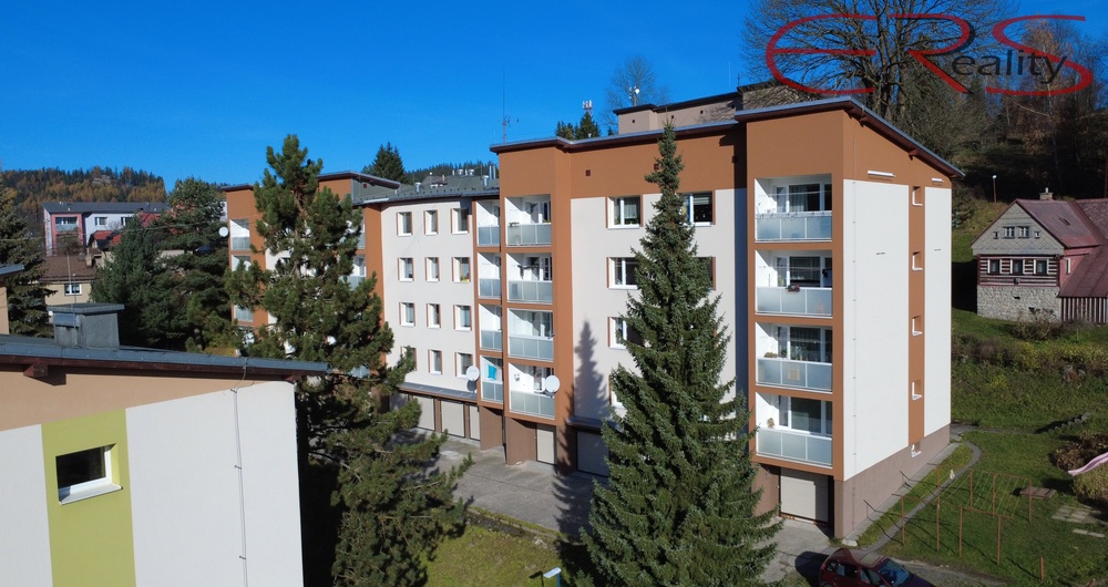 Byt s garážovým stáním, 3+1/L 85 m², Smržovka