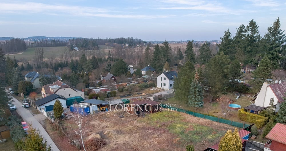 Krásný pozemek v chatové oblasti u lesa, ideální pro výstavbu, 632 m² - Unhošť