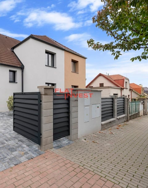 Prodej rodinného domu 5+kk, 192 m², Ústecká ulice, Praha 8 - Dolní Chabry