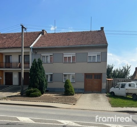 Prodej rodinného domu 5+2, pozemek 298m² - Velké Němčice