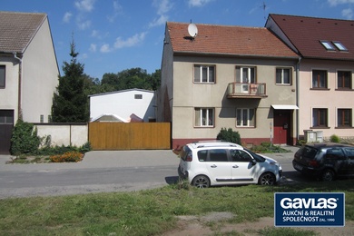 Prodej dvougeneračního rodinného domu 2+1, 3+k, s dvorkem v obci Neslovice. okr. Brno venkov, Ev.č.: CSDD6816-1