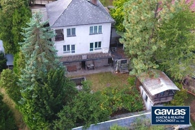 Rodinný dům s krásným výhledem na údolí Berounky v Černošicích, k rekonstrukci, Ev.č.: 60371