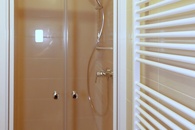 Koupelna - sprchový kou ta kombinovaný topný žebřík