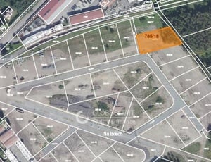 Prodej stavebního pozemku 1004 m2 v obci Káraný