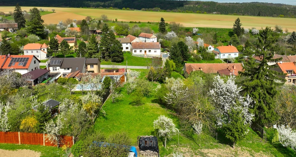 prodej stavebního pozemku o celkové výměře 1781 m² v obci Lhota u Vyškova.