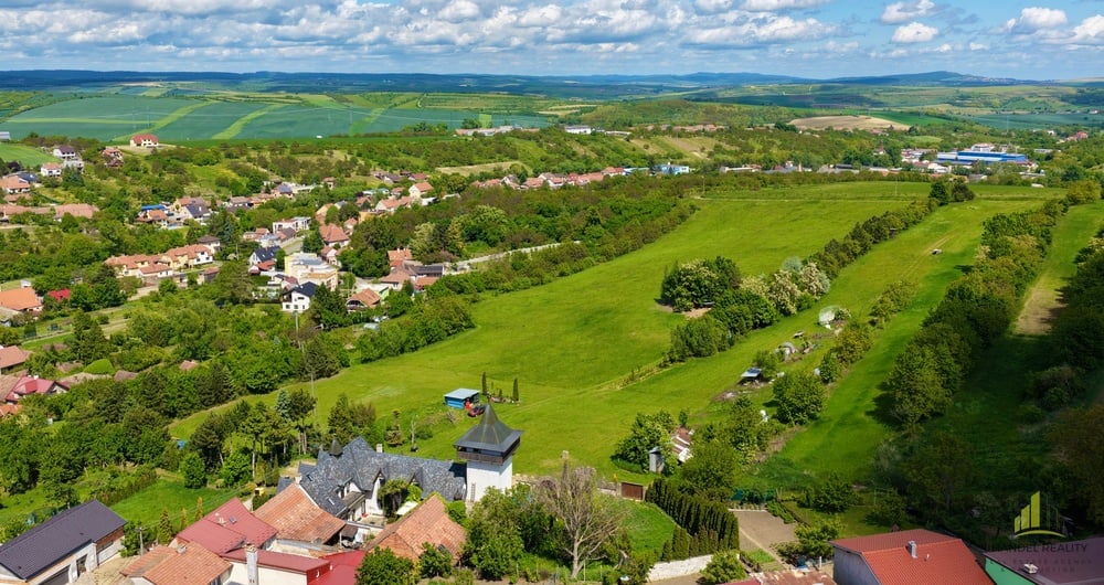 Prodej stavebního pozemku 27 897 m², Klobouky u Brna