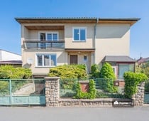 Dvougenerační dům s potenciálem pro bydlení, podnikání i investici| Hradec Králové