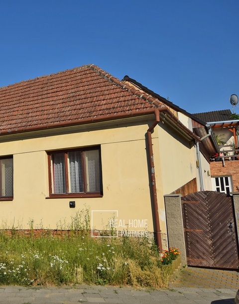 Prodej rodinného domu 3+1, CP 186 m2, Dolní Kounice, okres Brno-venkov