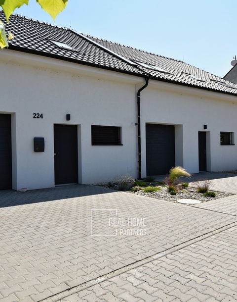 Prodej novostavby (č.2) - RD 4+kk s garáží a terasou, CP 444 m2, Branišovice, Brno - venkov