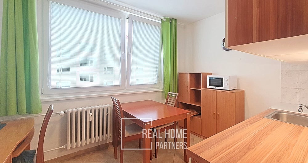 Pronájem bytu 1+1, 38 m² - Znojmo - Kuchařovická