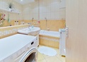 Kankovskeho-Bathroom (1)