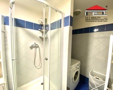 EFF2ECAA-B82D-46B1-94B3-A21491678B82