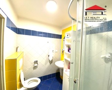 1182AF73-CA8F-4112-84CD-E725D1C3CDAF