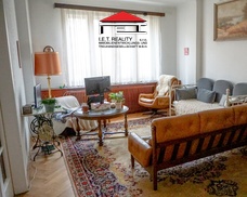 E5A78409-A712-448D-8677-47321A9DE730