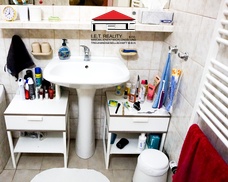 33381479-918D-407A-B56C-74483F669FEB