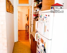 F14B56D5-F0C5-41DA-A5AC-B29184177B72