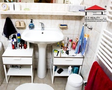 33381479-918D-407A-B56C-74483F669FEB