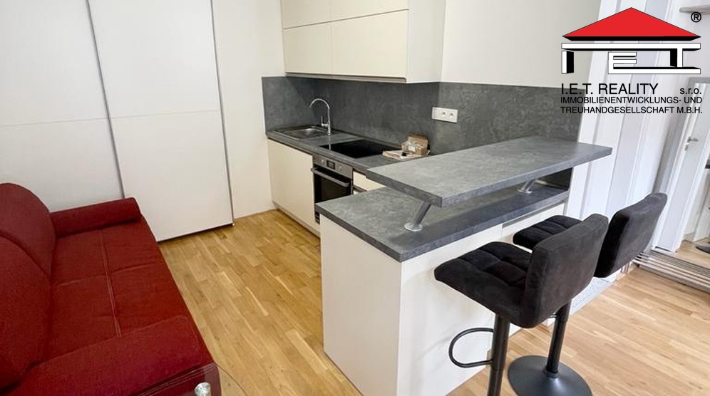 50EB9ADB-1B19-40FC-9F01-6242C26F3544