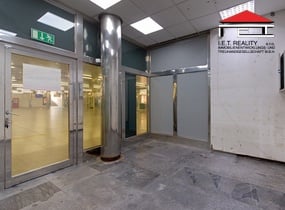 Obchod - metro Hradčanská, 14 m2