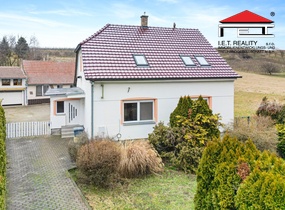 Prodej rodinného domu 5+kk, s pozemkem 1945 m², Čejč