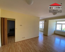 AA1A6659-9472-483D-8011-4D89027DF656