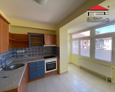 CBCD8733-3F45-4576-972D-43514F6E3D05