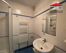 8E121500-A414-4D1D-BA3A-11C72EC2359B