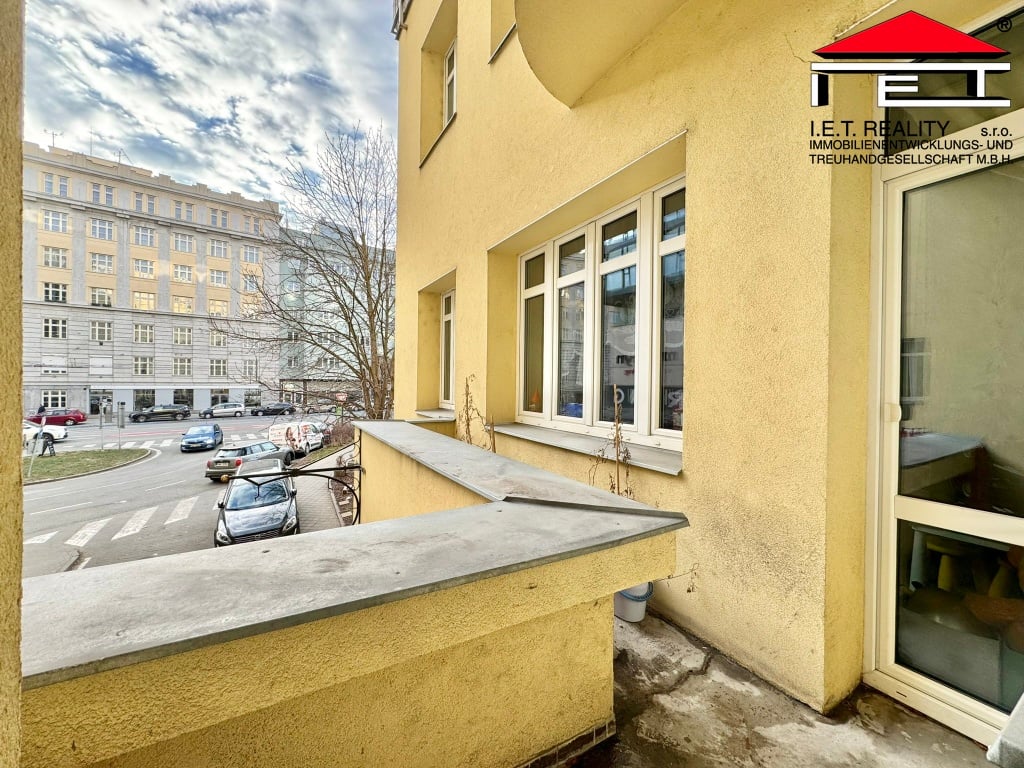 Pronájem bytu 4+1 se třemi balkóny (150 m²) -