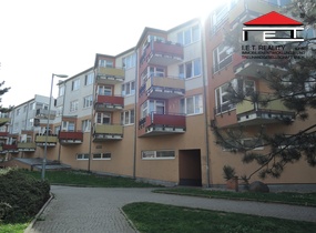 Pronájem hezkého bytu 2+kk/B, 49m2 s parkovacím stáním v ceně nájmu, Praha 9
