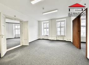 Šilingrovo náměstí- pronájem kanceláře (78 m²)