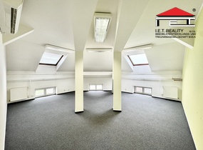 Šilingrovo náměstí- pronájem kanceláře (36 m²)