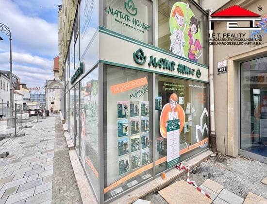 Pronájem rohového obchodu v pěší zóně (80,81 m²)