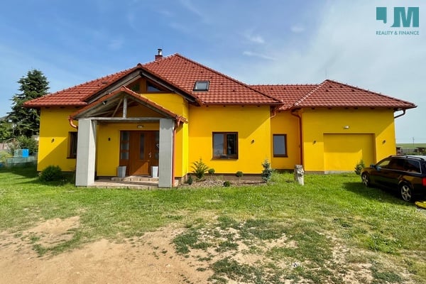 Prodej, Rodinné domy, pozemek 2.270 m² - Jaroměřice nad Rokytnou