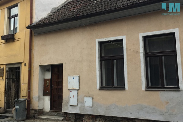 Pronájem prostorného domu s vybavením - Třebíč - Židovská čtvrť