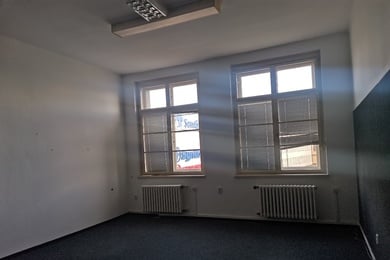 Pronájem, Kanceláře,  28m² - Pardubice - Semtín, Ev.č.: 00100
