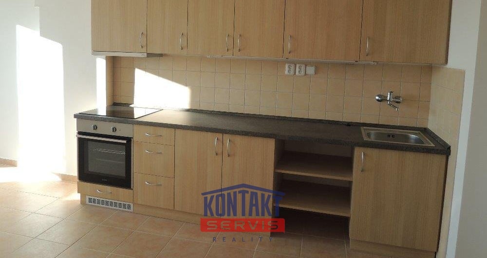 Pronájem světlého bytu 2+kk s balkónem, ulice Štítného, České Budějovice