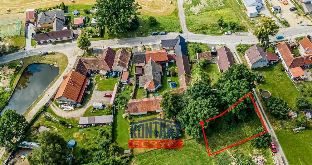 Prodej stavebního pozemku 703 m², Nová Ves