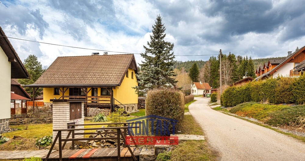 Nabízíme k prodeji rodinný dům s pozemkem u Lipenského jezera - Slupečná, Lipno nad Vltavou.
