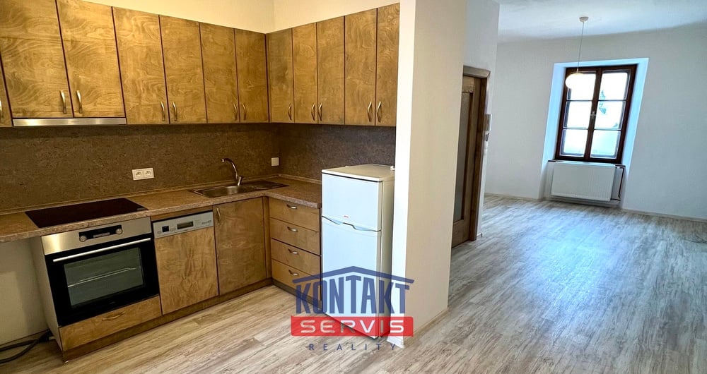 Pronájem atypického bytu 1+kk 36 m2, historické centrum Jindřichova Hradce