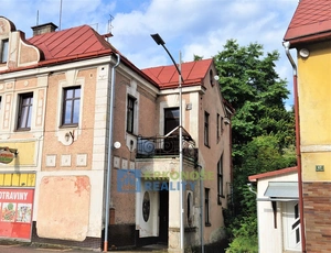 Dům s bytovými a nebytovými prostory, Horní Maršov.