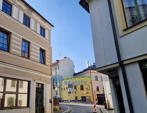 Pronájem zděného bytu 2+kk (cca 60 m2) v centru města 100 m od Krakonošova náměstí, Trutnov - Vnitřní Město.