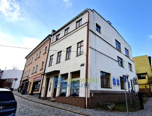 Pronájem zděného bytu 1+kk (cca 56 m2) v centru města 100 m od Krakonošova náměstí, Trutnov - Vnitřní Město.