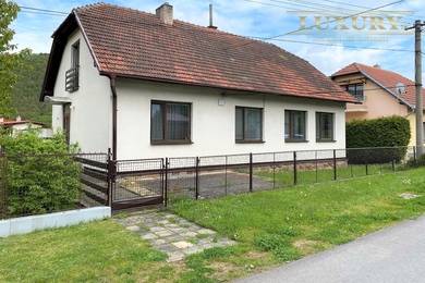 Prodej rodinného domu s krásnou zahradou a dvěma garážemi, 906 m² - Nedvědice, Ev.č.: 00048