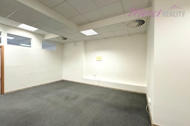 Pronájem kanceláře, 140 m² - Uherské Hradiště, Ev.č.: 00229