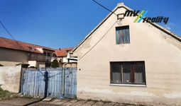 Mochov , prodej rodinného  domu  2+1,  pozemek 821 m² , okres  Praha východ