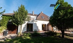 Lysá nad Labem, prodej rodinného domu o 2 bytových jednotkách na pozemku 378 m2
