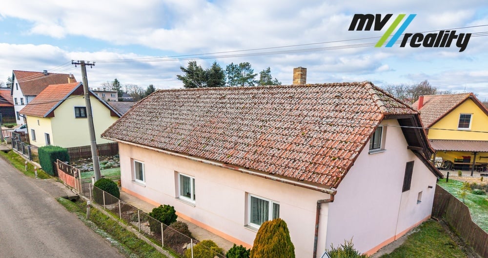 Březovice, prodej rodinného domu 5+1 na pozemku 2427m2.