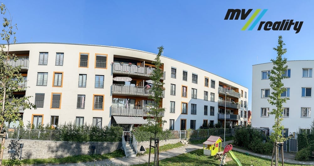 Lysá nad Labem. Prodej bytu 4+kk, 78 m², balkon, zimní zahrada, garáž.